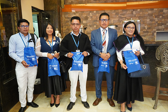 Asistentes Cardlab